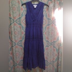 North Style Floor Length Sleeveless Cotton Dress with Embroidery